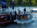 Motor Segelboot mit Motorschaden trieb gegen Alte Liebe bei Koeln Rodenkirchen P135